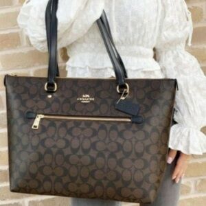Coach Signature Tote Bag